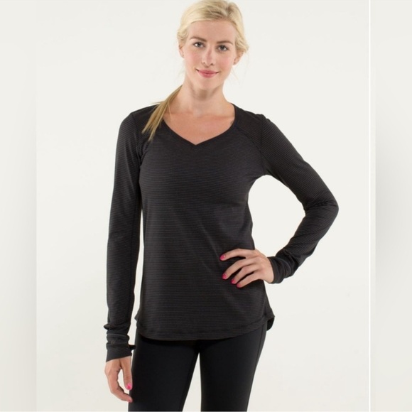 Lululemon Black Race Me Long Sleeve Shirt Striped V-Neck Lightweight Athleisure - Picture 1 of 10